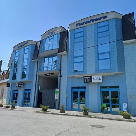 Garni Hotel S.O.G.* * * เตร็นชีน ภายนอก รูปภาพ